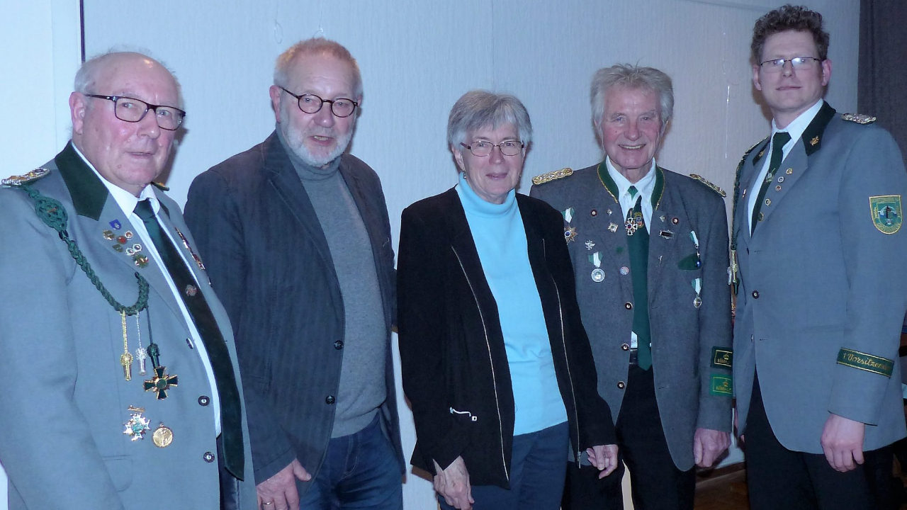 Wiedergewählt: Wolfgang Wagner, Wilhelm Boller, Karin Schröder, Helmut Groß und Heiko Bausch