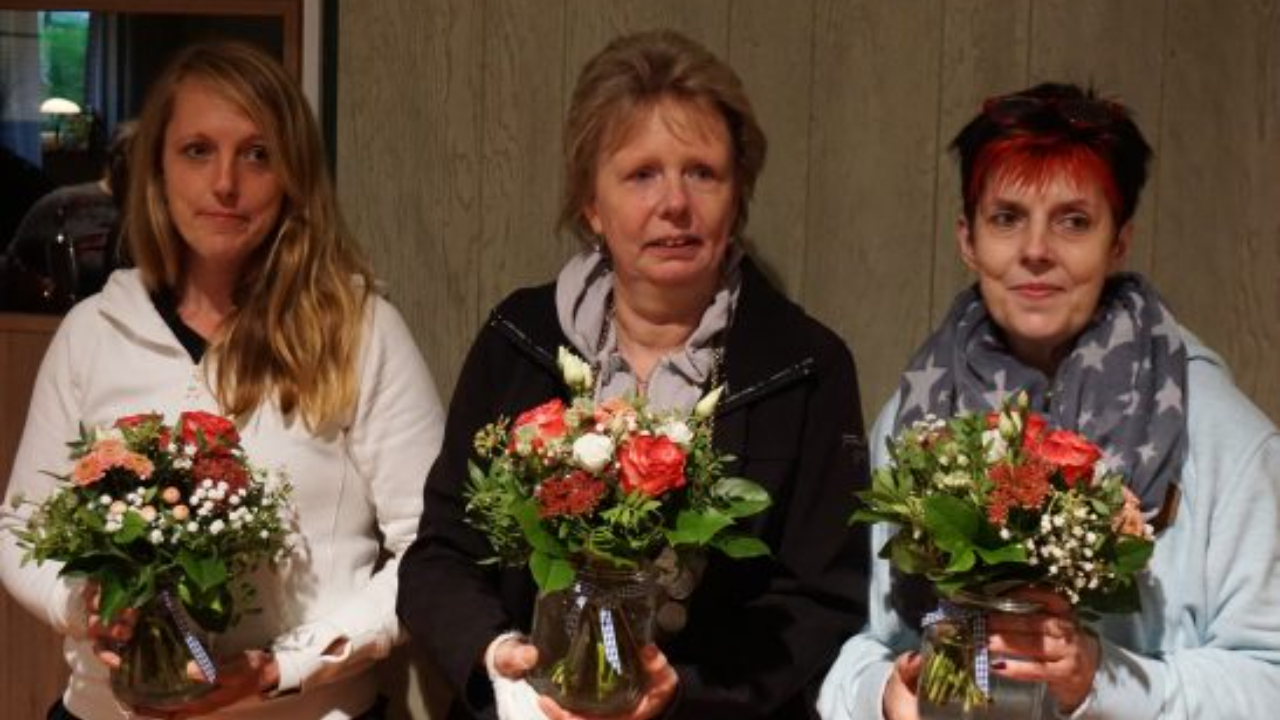 Hofdamen Melanie Grapengeter und Angelika Sanmann