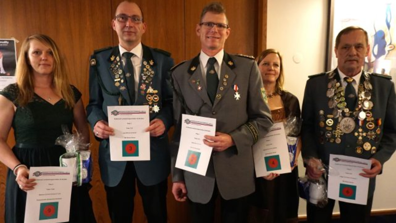 Ostholsteiner unten den besten Zehn: Melanie Grapengeter, Jan Brückner, Heiko Bausch, Sabine Schramme und Edgar Dünnfründt